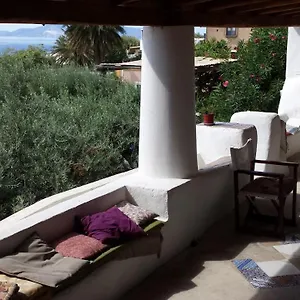 https://casa-madonia-panarea.sicilyhotelsitaly.net